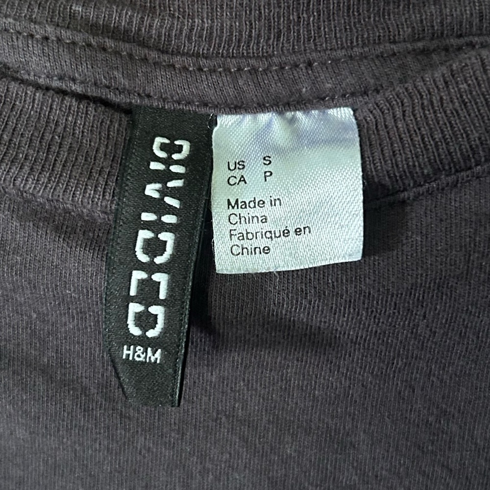H&M astrology, 100% cotton soft jersey tee with sewn in cuffs on sleeves. Size S - Picture 4 of 6